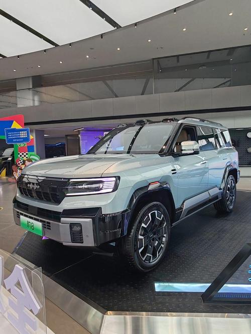 惠州243比亚迪方程豹硬派越野的爆款，英菲尼迪35周年与你共成长